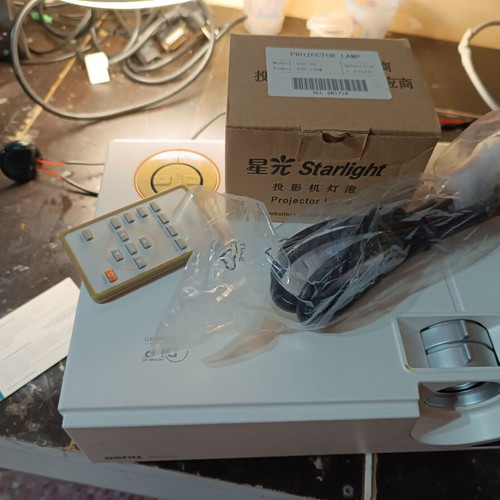 BenQ DLP projector MP5 used with extra lamp