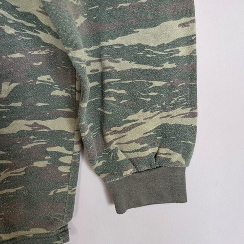 Woodland army pullover like new