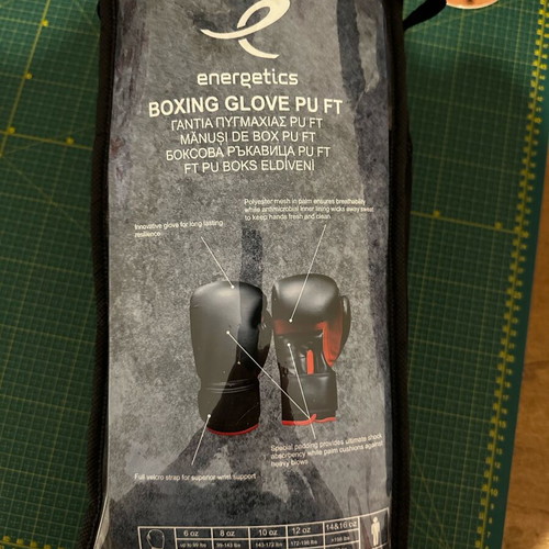 Boxing set 10oz with gloves, mouthguard & 2 wraps new