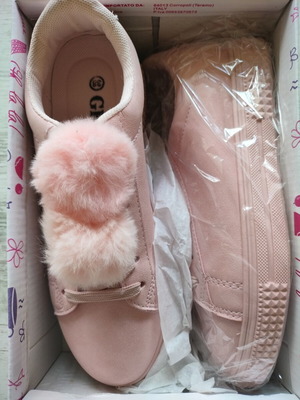Women's pink shoes with pom-poms new Made In Italia