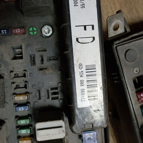 Opel Astra H fuse box 1.6 13191127 FD