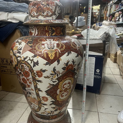 Satsuma vase new with tags, height 850 cm with base and lid