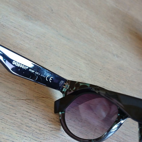 Sunglasses pack of 3 like new, black, green, brown