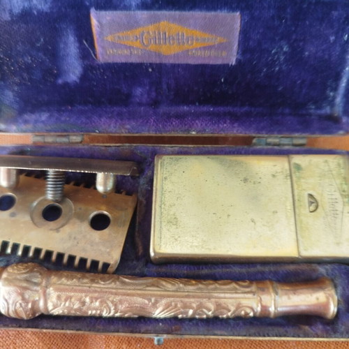 Antique shaving set unused from the 1950s