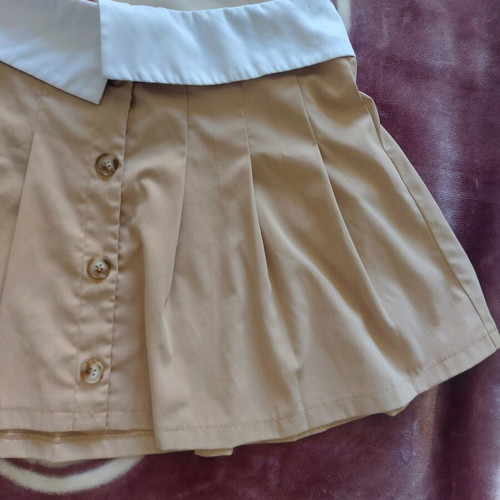 Pretty Little Thing skirt like new, short, special