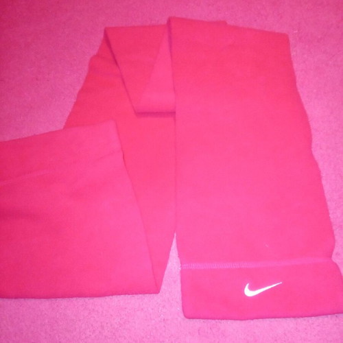 Nike scarf like new