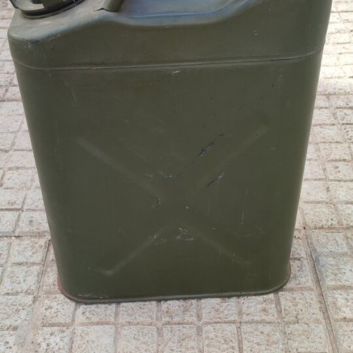 Military-style metal jerrycan