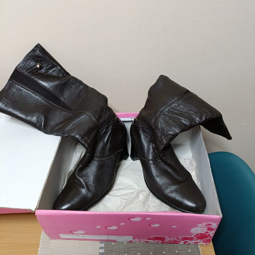 Brown women's boots size 40 like new