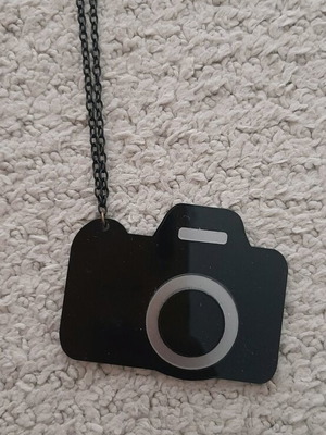 Pendant like new, black