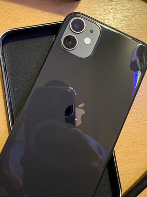 iPhone 11 ανακατασκευασμένο 64GB μαύρο με θήκες Mobilfox και MagSafe