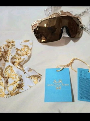 Anna Dello Russo H and M sunglasses with chain new