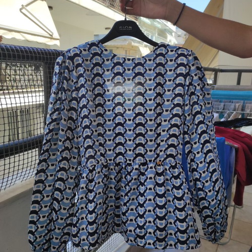 Regalinas long-sleeve blouse with geometric pattern, size M/L