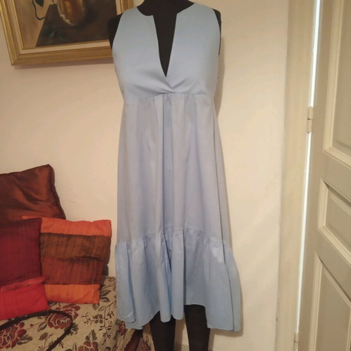 Dress with ruffles used, small and M, longer at back