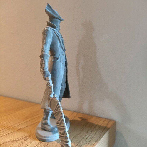 Μινιατούρα Hunter Bloodborne καινούργια, ύψος 14 εκατοστά