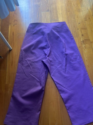 Women's Capri pants like new, purple, size S/M
