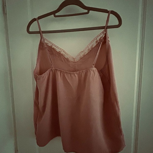 Women's lingerie top pink like new with lace neckline