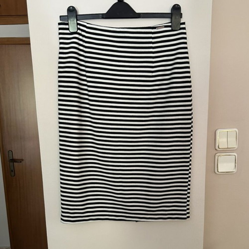 Pencil skirt BSB size 44 like new, black and white