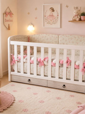 Baby crib with anatomical mattress like new