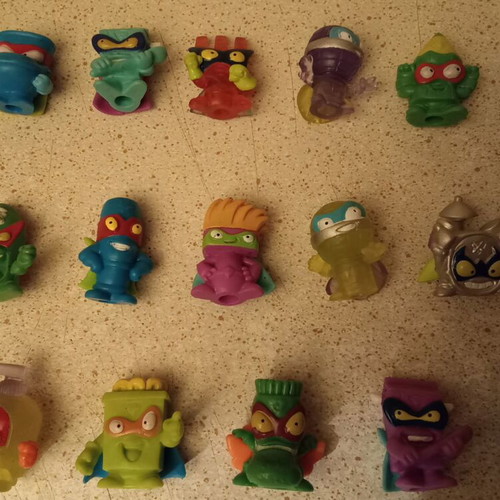 Superzings figures pack like new
