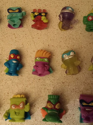 Superzings figures pack like new