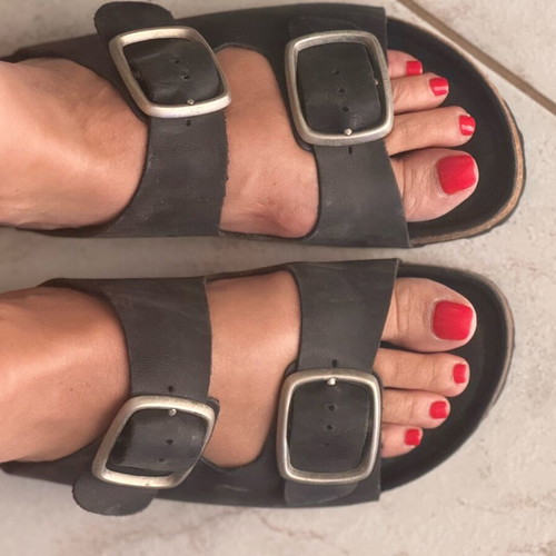 Favela Leather Sandals Size 38 Like New, Black