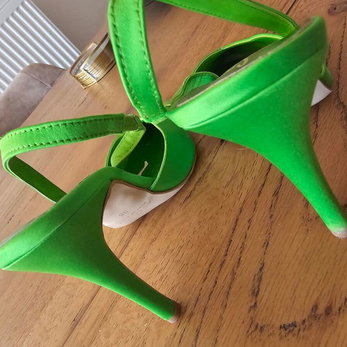Sante women's green satin slingback pumps size 38 like new