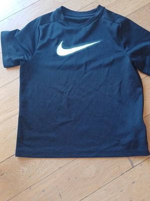 Nike Dri-Fit μπλούζα μεταχειρισμένη, μέγεθος 146 cm