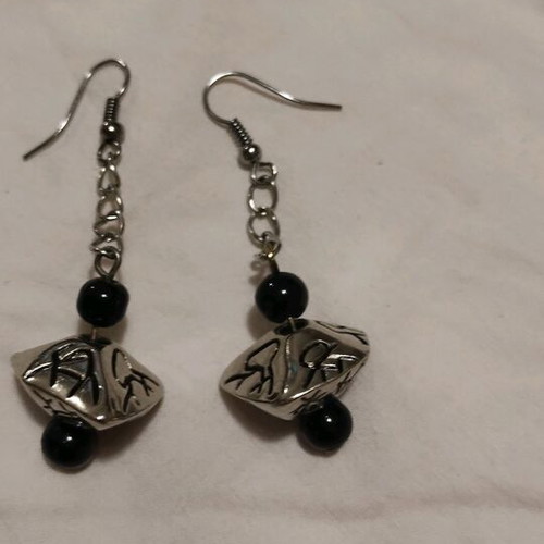 Dangling earrings new, black and silver