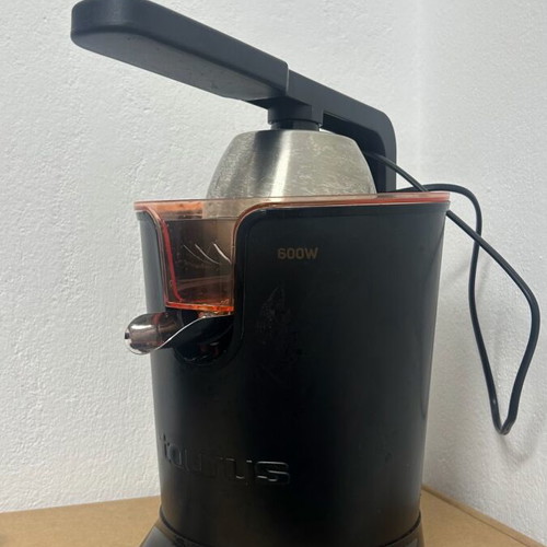 Taurus Easy Press 600W Electric Juicer new with warranty