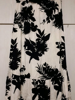 Zara long skirt new with ruffles and slit