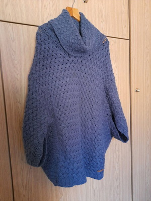 Tailor Made Knitwear women's grey knitted sweater like new, one size