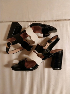 Migato patent leather sandals used, black and white, size 39