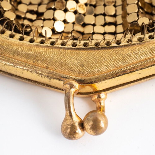 Vintage gold metal mesh kiss-lock coin purse