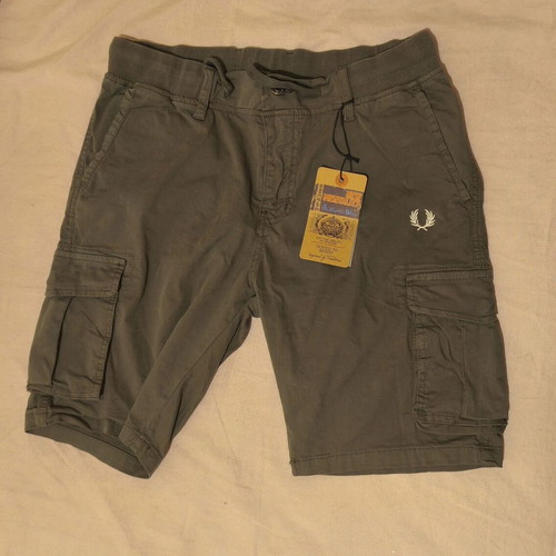 Fred Perry Cargo Shorts new with tags, size M