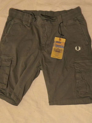 Fred Perry Cargo Shorts new with tags, size M
