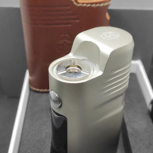 La Petite Box VB22 by Vaponaute like new with original leather case
