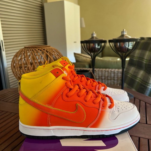 Nike Dunk High SB Sweet Tooth new, size 43, multicolor orange