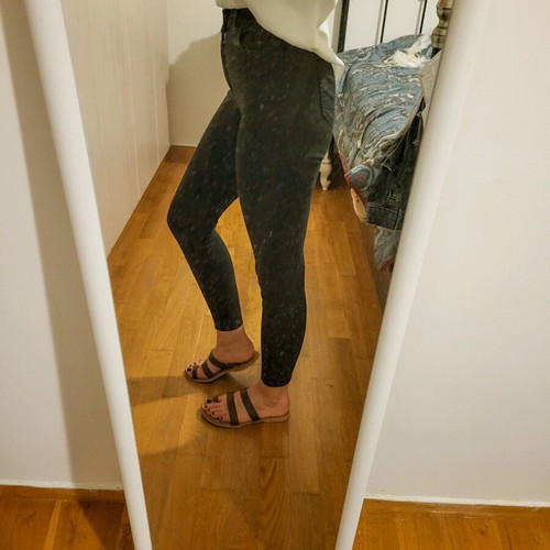 Black Shein jeans like new, elastic crop, size XS