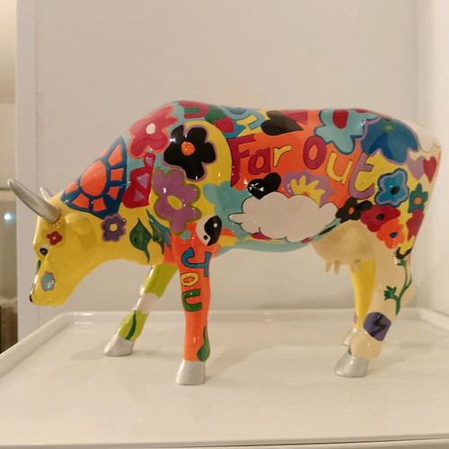 Cowparade Groovy Moo sculpture like new