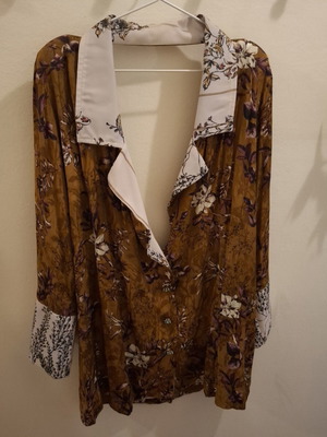 Nidodileda suit like new, oversized jacket and slim culotte pants
