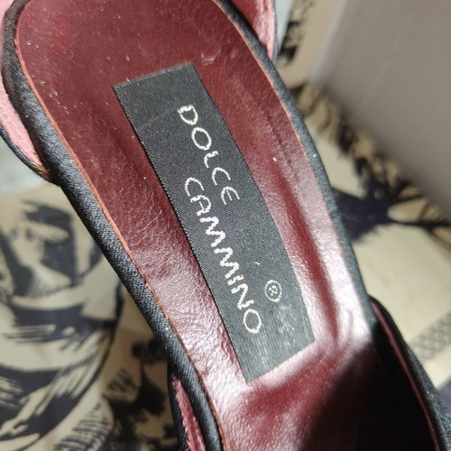 Women's black pumps size 39 like new