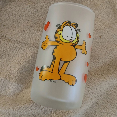 Garfield glass like new, height 11.5cm, diameter 6.5cm