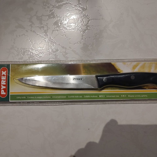 Pyrex Utility Knife new, size 13 cm
