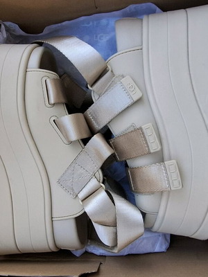 Ugg Women's Platform Beige Like New