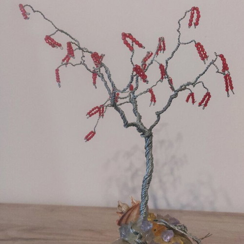 Decorative tree made of wire and beads new