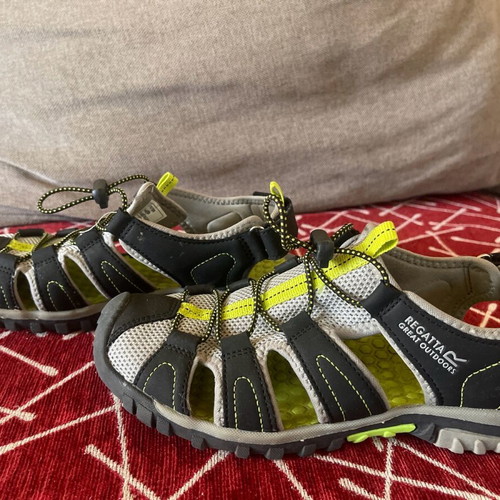 Regatta boys' sandals used size 36 black
