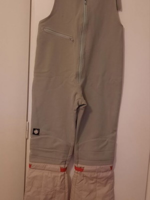 Ski snow suit size 46, seliSport, missing right strap adjuster