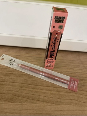 Soap & Glory Jelly Lip Gloss και e.l.f. Cream Glide Lip Liner ολοκαίνουρια
