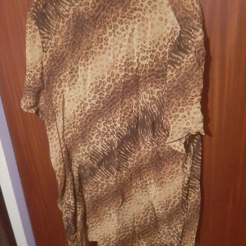 Animal print shirt like new, multicolor, size XXXL