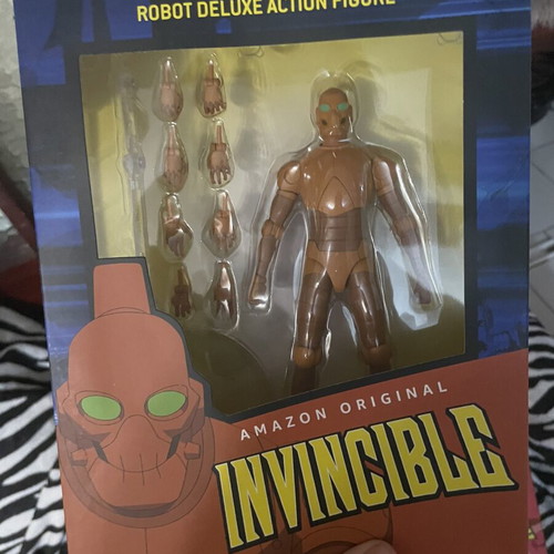 Robot figure Invincible Diamond Select like new